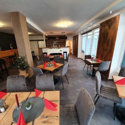 403406197_375355971660645_2