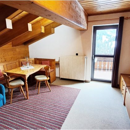 Appartement__Wohnzimmer_mit_Küchenecke