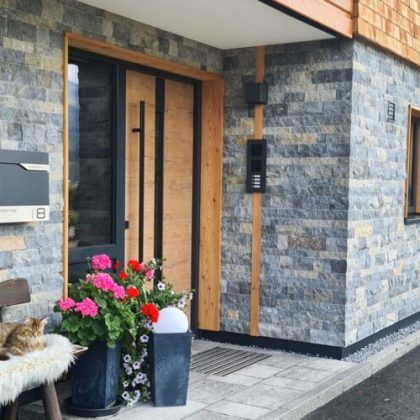 Eingangsbereich mit Katze-63d71fba