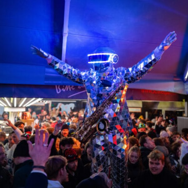 Opening-25_26-Plattform-450-600x400