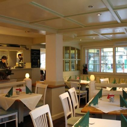 Taverna Santorini grieche 1 (2)