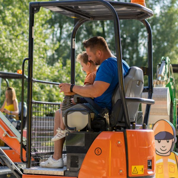 (c) Ravensburger Spieleland, BRIO Baustelle