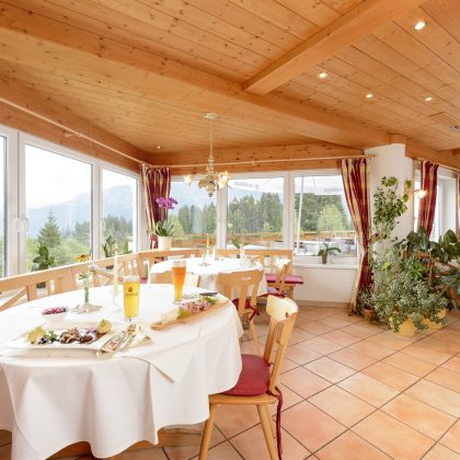 hoernlepass-restaurant-genuss-regional-urlaub-kleinwlasertal-04