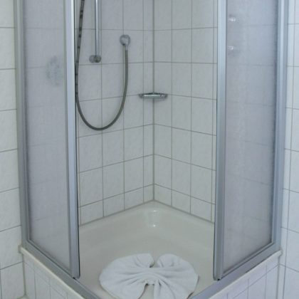 zimmer_neu9-1-768x1154